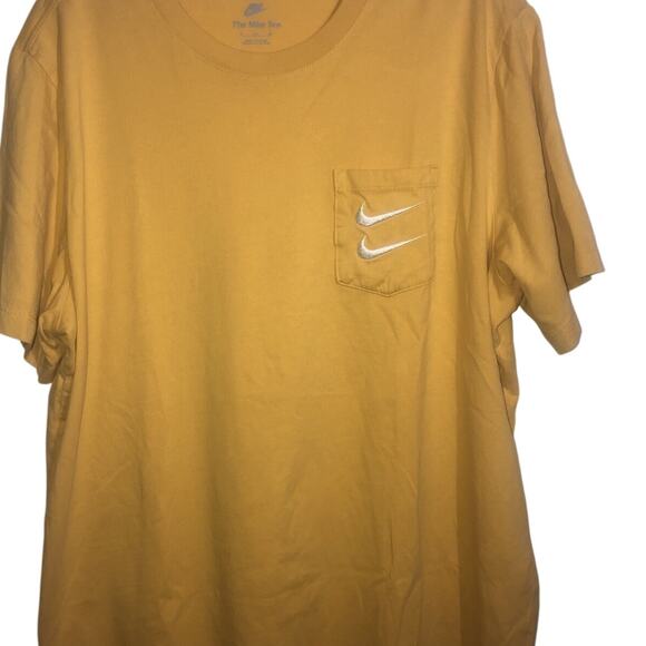 The Nike Tee Sz XL Double Swoosh Pocket T-shirt Shortsleeve Women’s Yellow/Gold - Picture 1 of 6